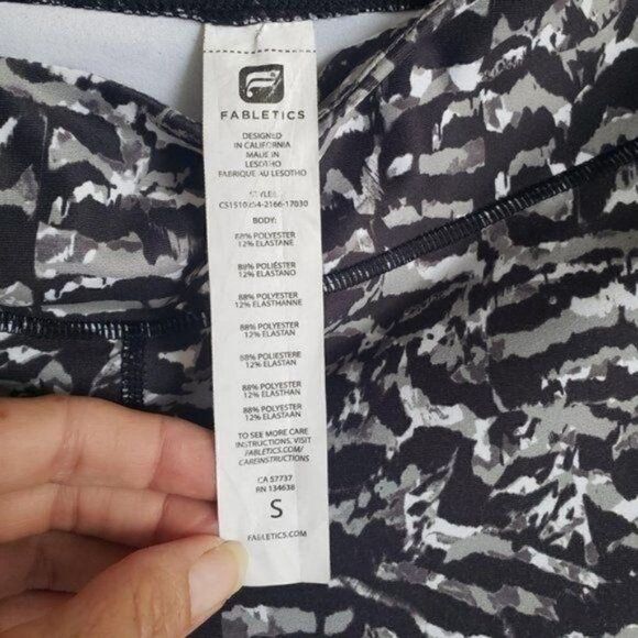 Fabletics Women's Mid-Rise PowerHold Cropped Leggings Capri Activewear - Picture 6 of 7